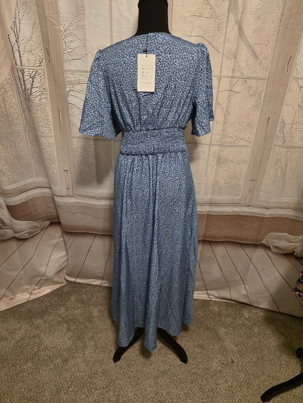 Smocked Waist Blue Floral Maxi Dress - Picture 4 of 6